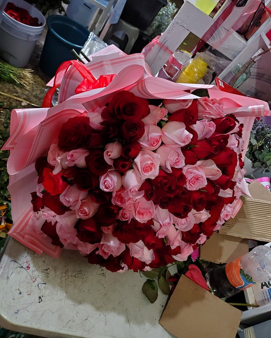 Ramo Buchón con 200 Rosas de Invernadero || Arreglo Gigante con 200 Rosas Premium